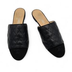 Chanel CC Cap Toe Flat Slide Mule Black Quilted Suede Slipper Size 38 US 7 7.5